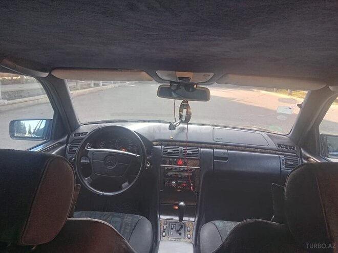 Mercedes E 240 1998, 310,000 km - 2.4 l - Gəncə