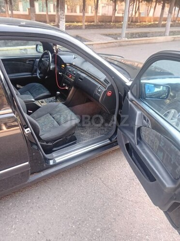 Mercedes E 240 1998, 310,000 km - 2.4 l - Gəncə