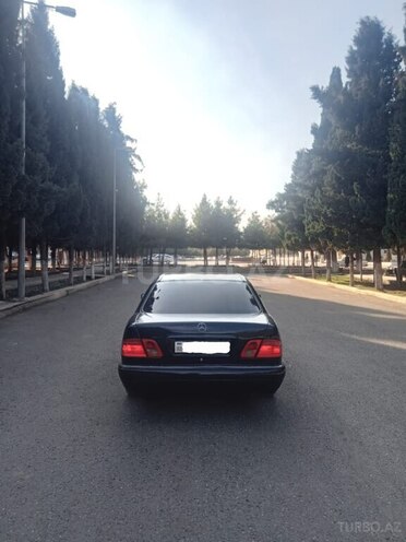 Mercedes E 240 1998, 310,000 km - 2.4 l - Gəncə