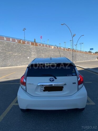 Toyota Prius C 2016, 67,000 km - 1.5 l - Bakı