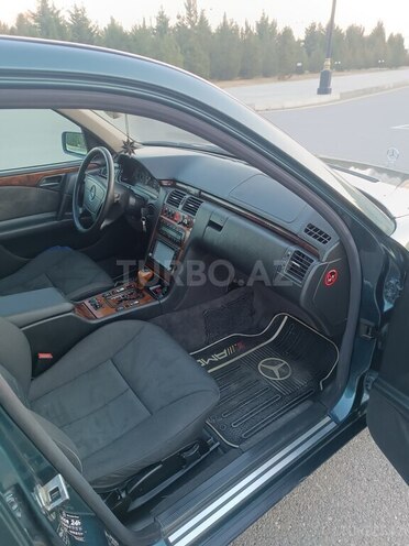 Mercedes E 240 1998, 520,000 km - 2.4 l - Ağdaş