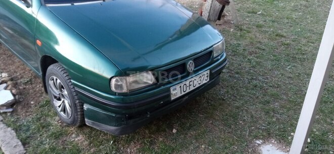 Volkswagen Polo 1995, 299,000 km - 1.6 л - Şamaxı