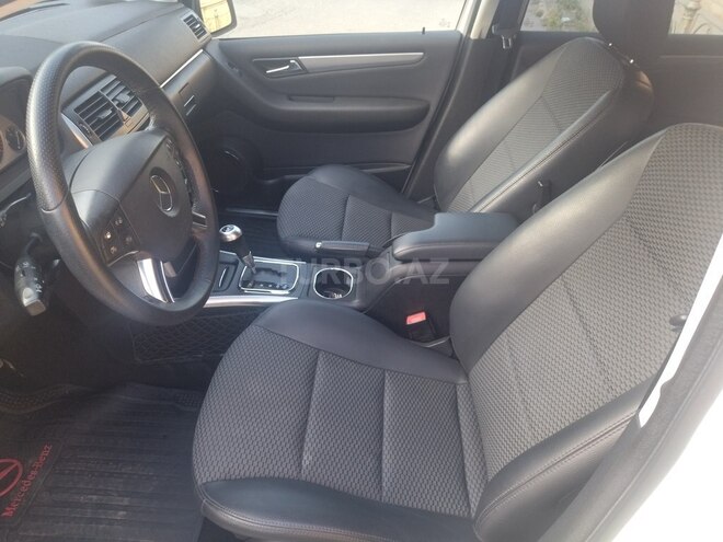 Mercedes B 180 2009, 89,000 km - 1.7 л - Gəncə
