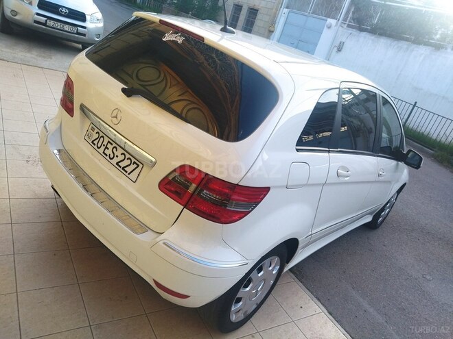 Mercedes B 180 2009, 89,000 km - 1.7 л - Gəncə