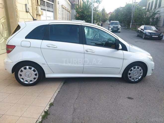 Mercedes B 180 2009, 89,000 km - 1.7 л - Gəncə