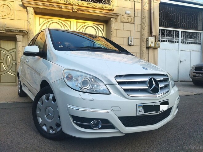 Mercedes B 180 2009, 89,000 km - 1.7 л - Gəncə