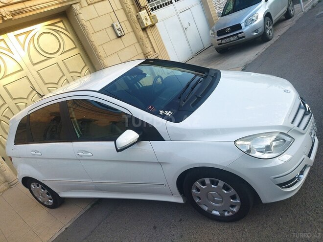 Mercedes B 180 2009, 89,000 km - 1.7 л - Gəncə