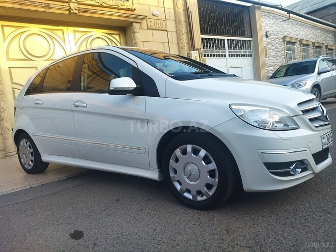 Mercedes B 180 2009, 89,000 km - 1.7 л - Gəncə