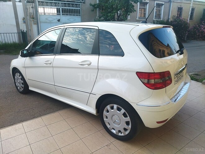 Mercedes B 180 2009, 89,000 km - 1.7 л - Gəncə