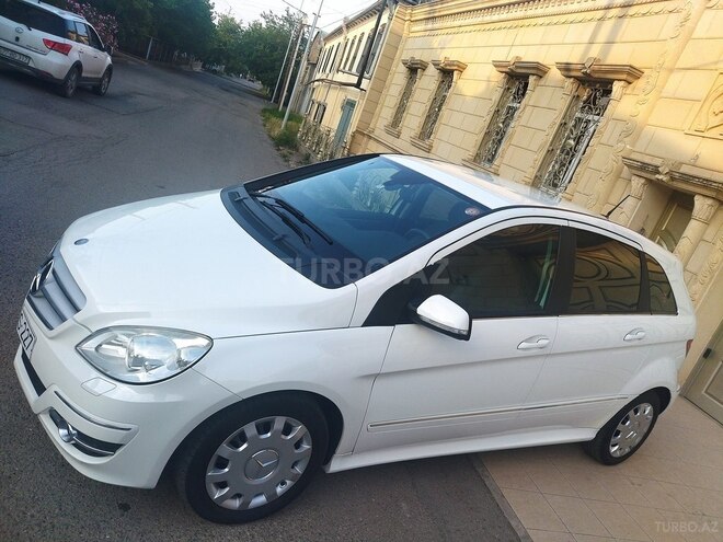 Mercedes B 180 2009, 89,000 km - 1.7 л - Gəncə