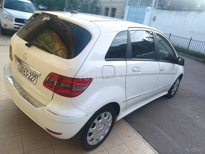 Mercedes B 180 2009, 89,000 km - 1.7 л - Gəncə