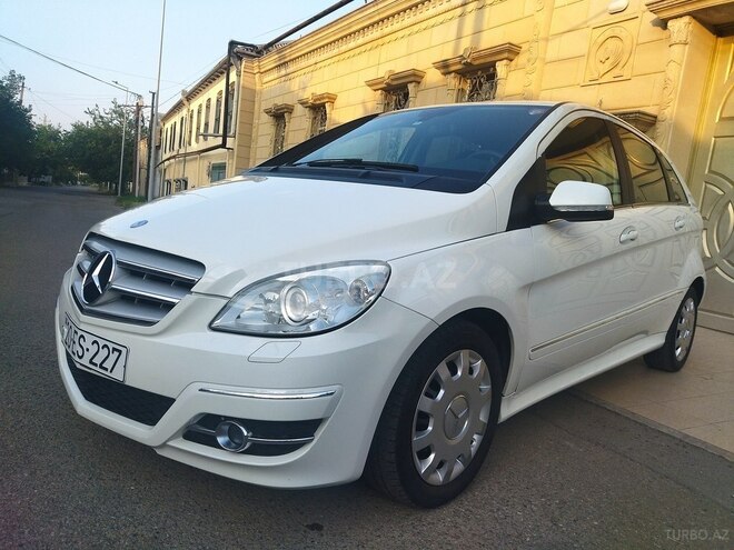 Mercedes B 180 2009, 89,000 km - 1.7 л - Gəncə