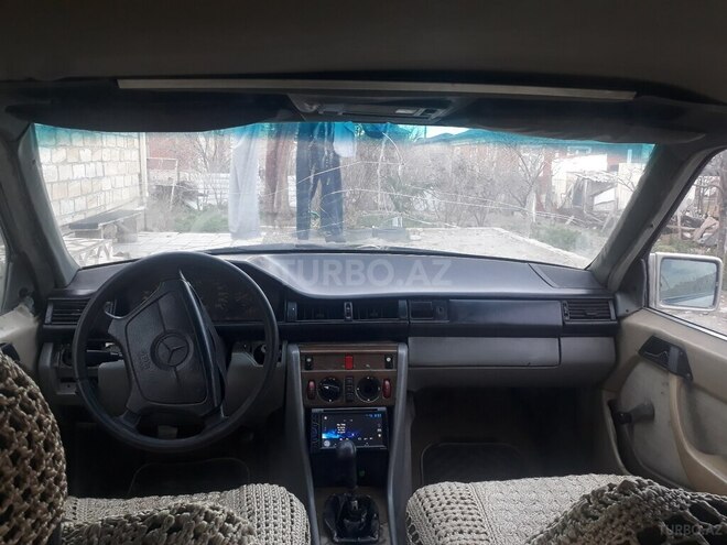 Mercedes E 200 1990, 450,000 km - 2.0 l - Gəncə