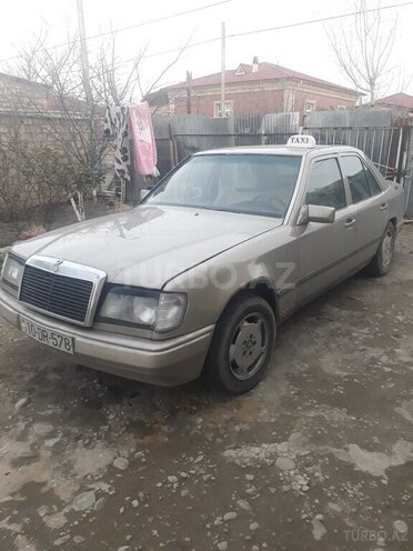 Mercedes E 200 1990, 450,000 km - 2.0 l - Gəncə