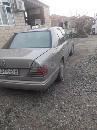 Mercedes E 200 1990, 450,000 km - 2.0 l - Gəncə