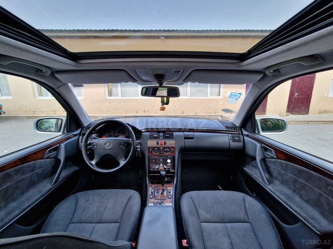 Mercedes E 270 1999, 365,900 km - 2.7 l - Bakı