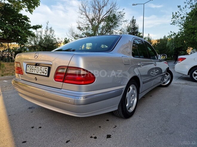 Mercedes E 270 1999, 365,900 km - 2.7 l - Bakı
