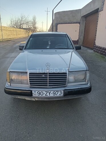 Mercedes E 200 1993, 333,000 km - 2.0 l - Bakı
