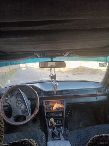 Mercedes E 200 1993, 333,000 km - 2.0 l - Bakı