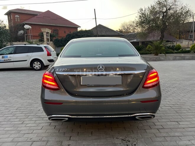 Mercedes E 220 2018, 135,000 km - 2.0 l - Bakı