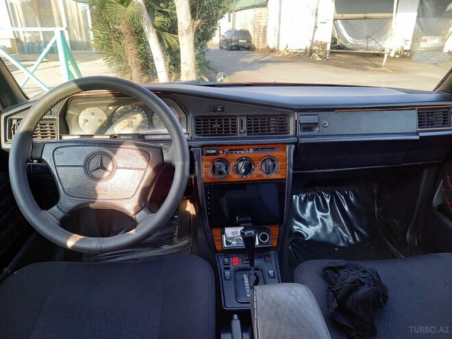 Mercedes 190 1993, 400,000 km - 2.0 л - Göyçay