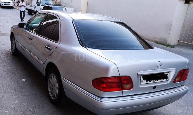 Mercedes E 200 1997, 430,000 km - 2.0 l - Bakı