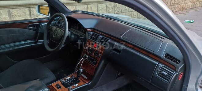 Mercedes E 200 1997, 430,000 km - 2.0 l - Bakı