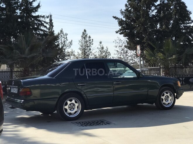 Mercedes E 300 1993, 124,000 km - 3.0 l - Sabirabad