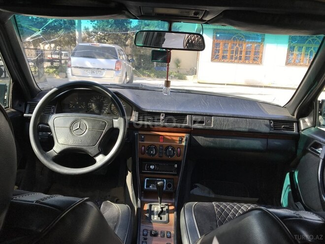 Mercedes E 300 1993, 124,000 km - 3.0 l - Sabirabad