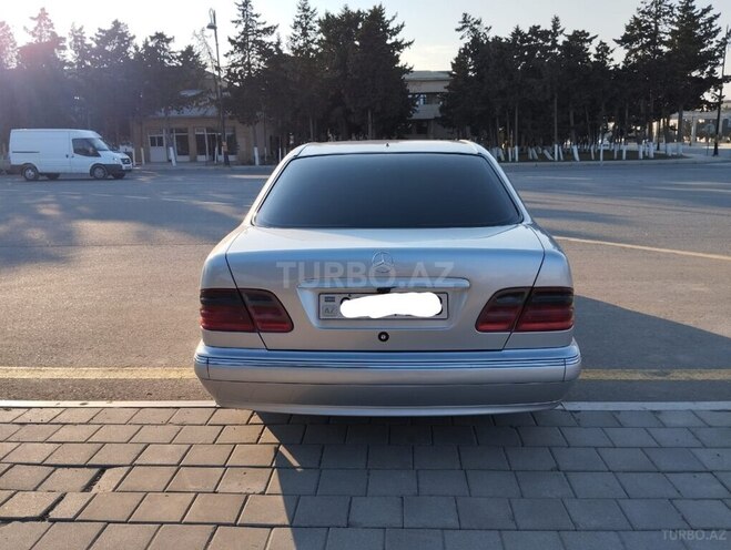 Mercedes E 220 2001, 371,000 km - 2.2 l - Neftçala