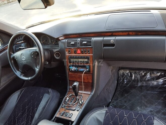 Mercedes E 220 2001, 371,000 km - 2.2 l - Neftçala