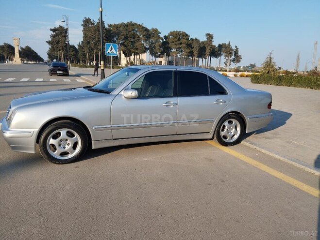 Mercedes E 220 2001, 371,000 km - 2.2 l - Neftçala