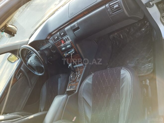 Mercedes E 220 2001, 371,000 km - 2.2 l - Neftçala