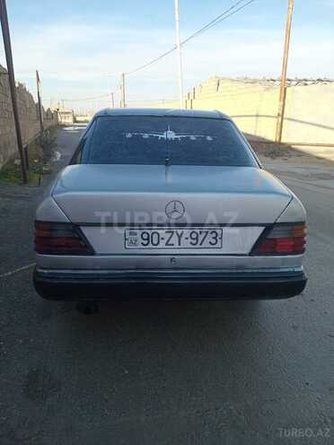 Mercedes E 200 1993, 300,000 km - 2.0 l - Bakı
