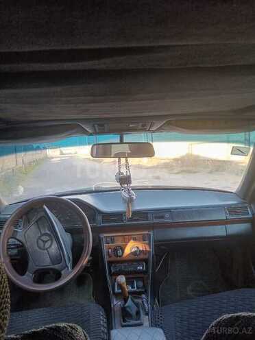 Mercedes E 200 1993, 300,000 km - 2.0 l - Bakı