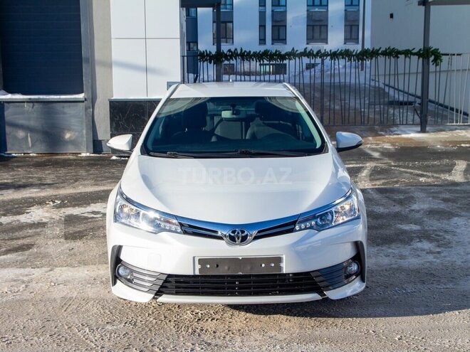 Toyota Corolla 2018, 95,000 km - 1.6 л - Bakı