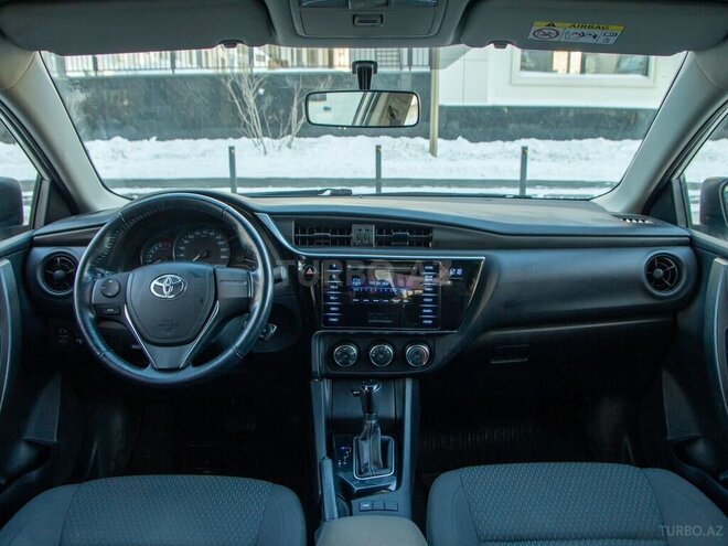 Toyota Corolla 2018, 95,000 km - 1.6 л - Bakı