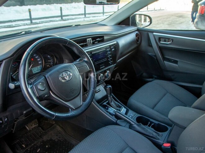 Toyota Corolla 2018, 95,000 km - 1.6 л - Bakı