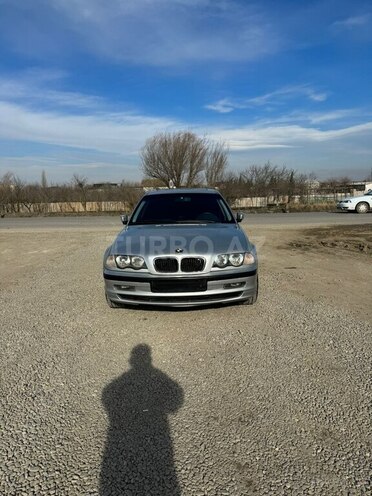 BMW 320 1999, 200,000 km - 2.0 l - Salyan