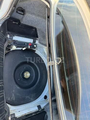 BMW 320 1999, 200,000 km - 2.0 l - Salyan