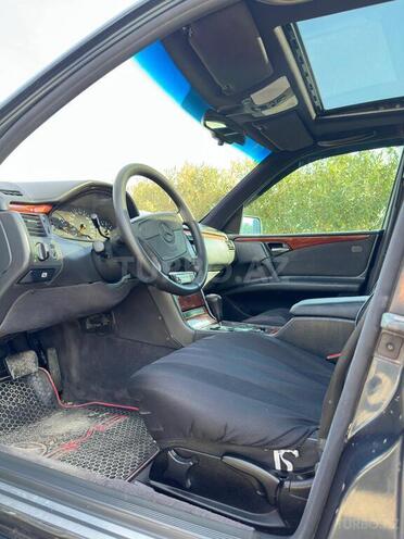 Mercedes E 230 1996, 342,263 km - 2.3 l - Bakı