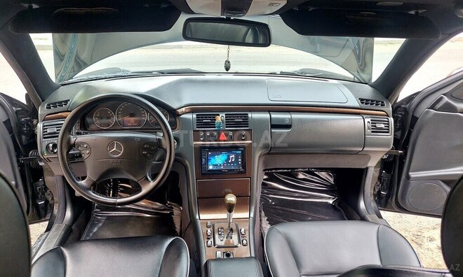 Mercedes E 240 2000, 350,000 km - 2.6 l - Göygöl