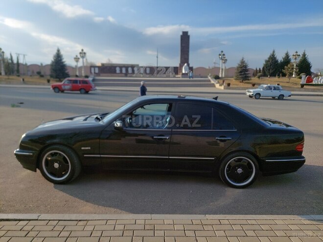 Mercedes E 240 2000, 350,000 km - 2.6 l - Göygöl