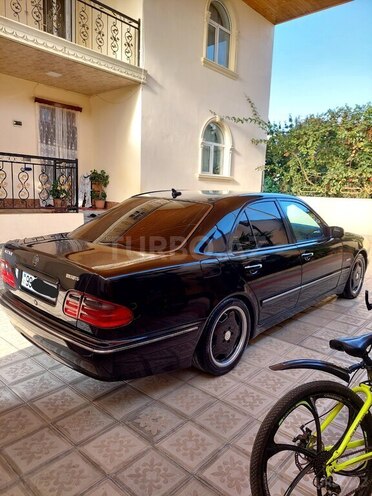 Mercedes E 240 2000, 350,000 km - 2.6 l - Göygöl