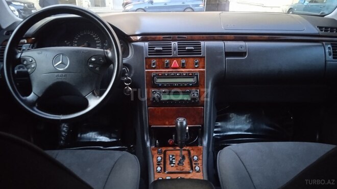 Mercedes E 220 2000, 368,100 km - 2.2 l - Bakı