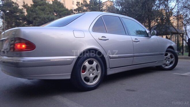 Mercedes E 220 2000, 368,100 km - 2.2 l - Bakı