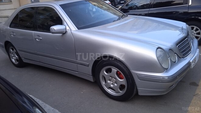 Mercedes E 220 2000, 368,100 km - 2.2 l - Bakı