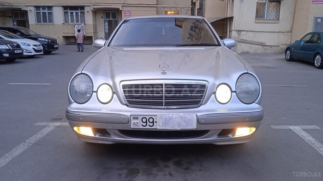 Mercedes E 220 2000, 368,100 km - 2.2 l - Bakı
