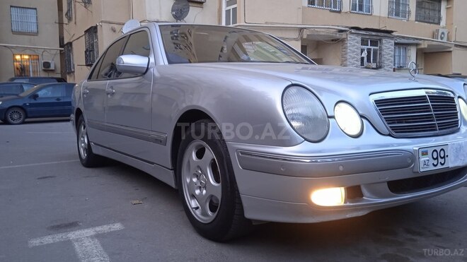 Mercedes E 220 2000, 368,100 km - 2.2 l - Bakı