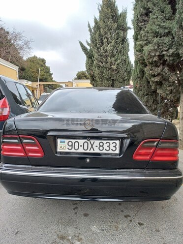 Mercedes E 220 2000, 437,646 km - 2.2 l - Bakı